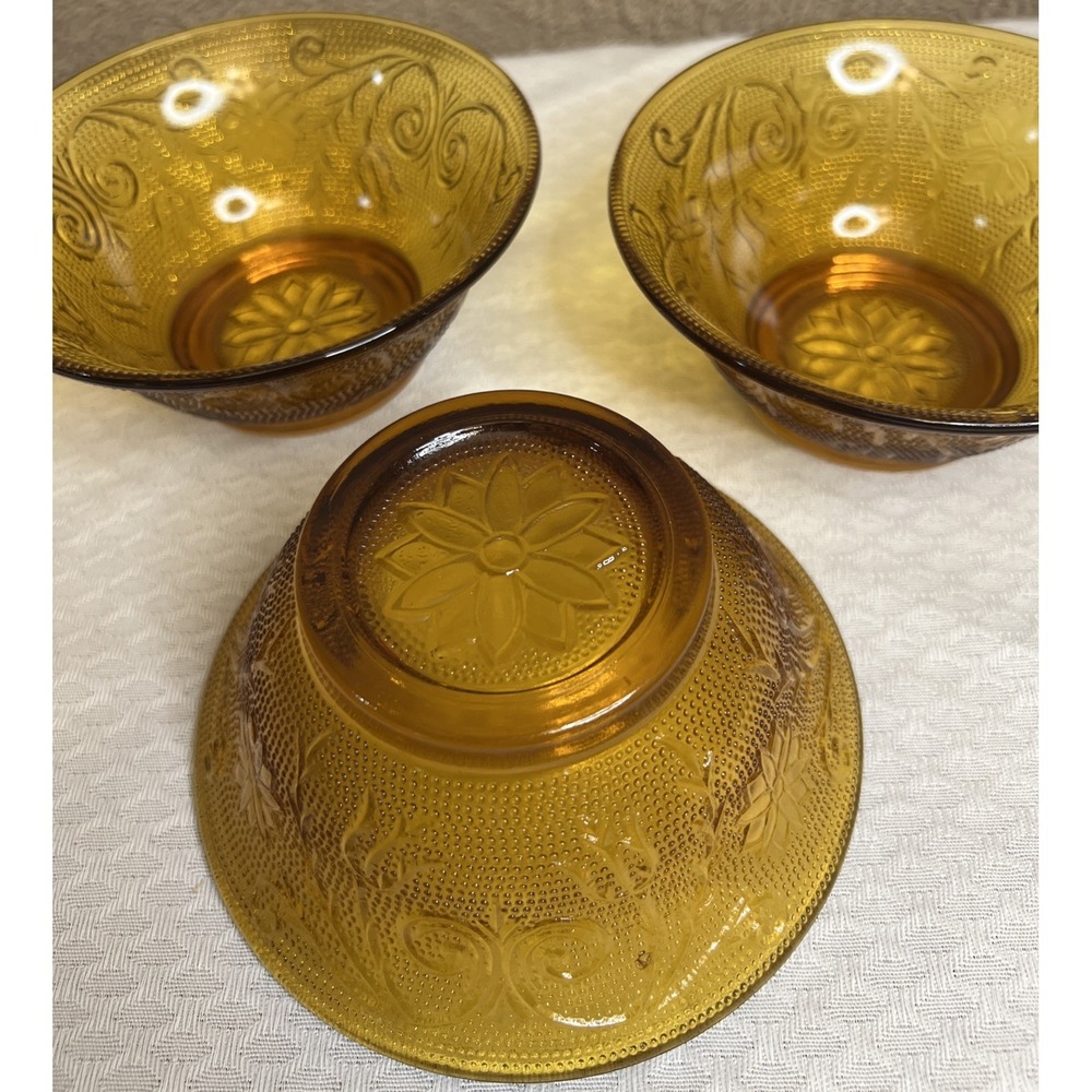 Vintage Indiana Glass Amber Sandwich Glass 4.5 In Dessert Salad Bowls Set Of 3 - Picture 4 of 4